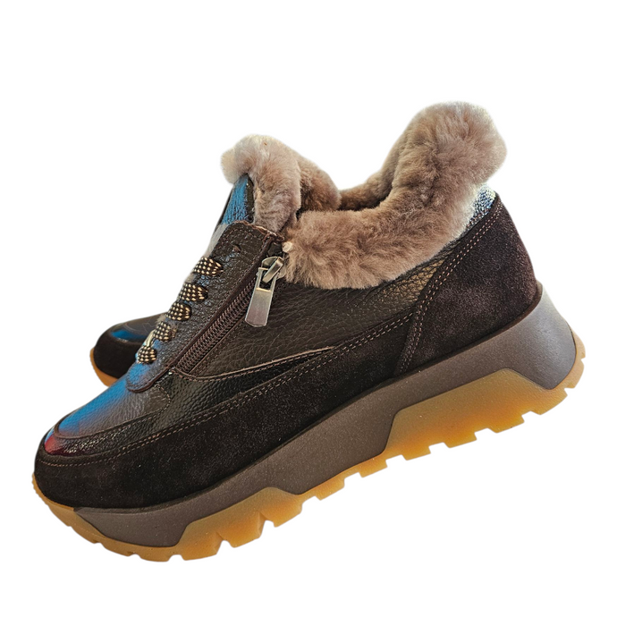 Batai su natūraliu kailiu