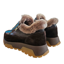 Load image into Gallery viewer, Batai su natūraliu kailiu