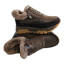 Load image into Gallery viewer, Batai su natūraliu kailiu