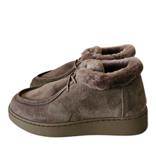 Load image into Gallery viewer, Batai su natūraliu kailiu