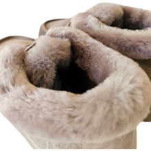 Load image into Gallery viewer, Batai su natūraliu kailiu