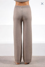 Load image into Gallery viewer, Megztos moteriškos kelnės