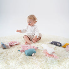 Load image into Gallery viewer, Medžiaginis žaislas kiškutis