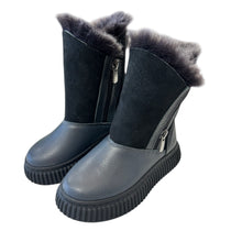 Load image into Gallery viewer, Batai su natūraliu kailiu