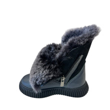 Load image into Gallery viewer, Batai su natūraliu kailiu