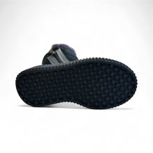 Load image into Gallery viewer, Batai su natūraliu kailiu