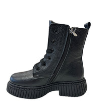 Load image into Gallery viewer, Batai su natūraliu kailiu