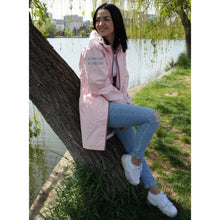 Load image into Gallery viewer, Moteriškas lietpaltis " Ducksday"